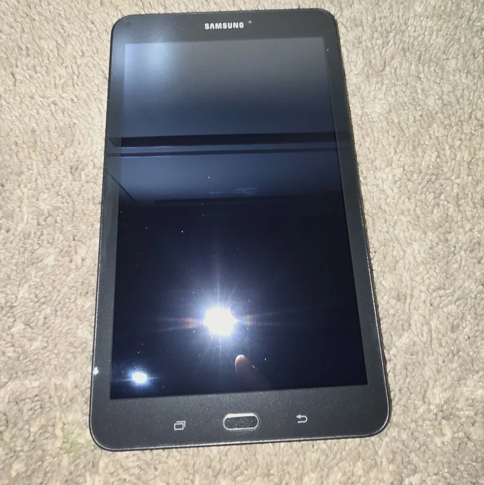 Samsung Galaxy Tab E tablet with at&t Hotspot connection
